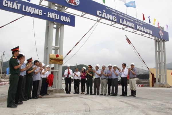 Gắn biển Công trình cụm cảng Làng Khánh tin nhap 20150909093706