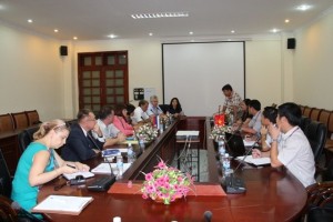 Thăm, làm việc tại trường Đại học Mỏ và Địa chất