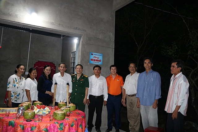 vietsovpetro trao nha dai doan ket tai ben tre