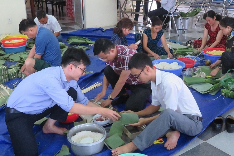 tet sum vay tren cong truong nhiet dien long phu 1