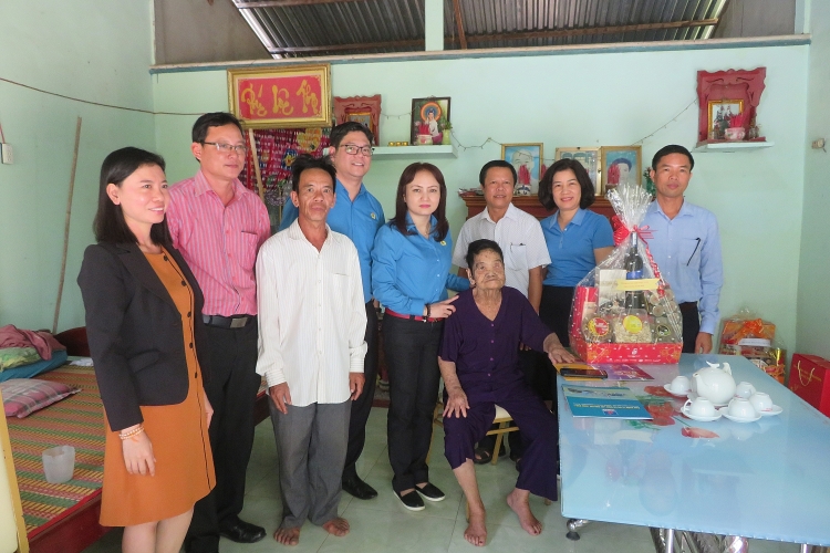 tet sum vay tren cong truong nhiet dien long phu 1