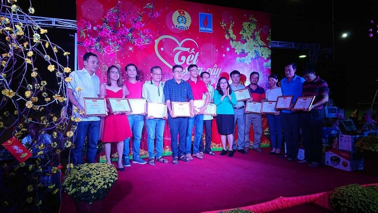 tet sum vay tren cong truong nhiet dien long phu 1
