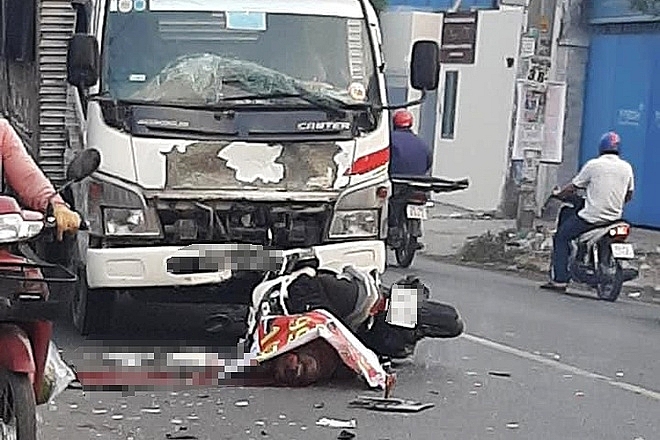 tp hcm va cham voi xe tai mot nguoi nuoc ngoai thiet mang