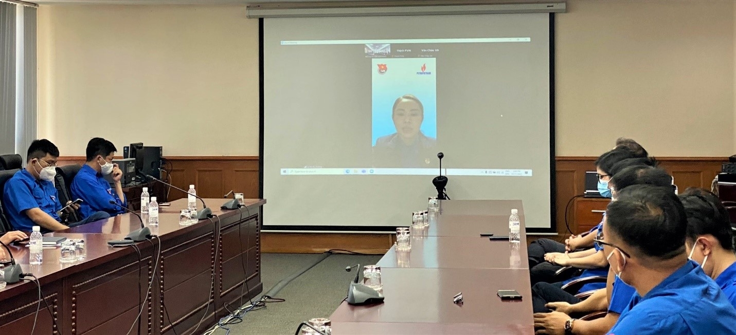 Đ/c Vũ Thị Thu Hương – Bí thư Đoàn Tập đoàn phát biểu chỉ đạo Hội nghị thông hệ thống Zoom