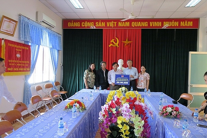 vietsovpetro ho tro dong bao cac tinh bi thiet hai do con bao so 12