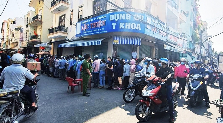 tp hcm phat 5 nha thuoc gam hang tang gia khau trang