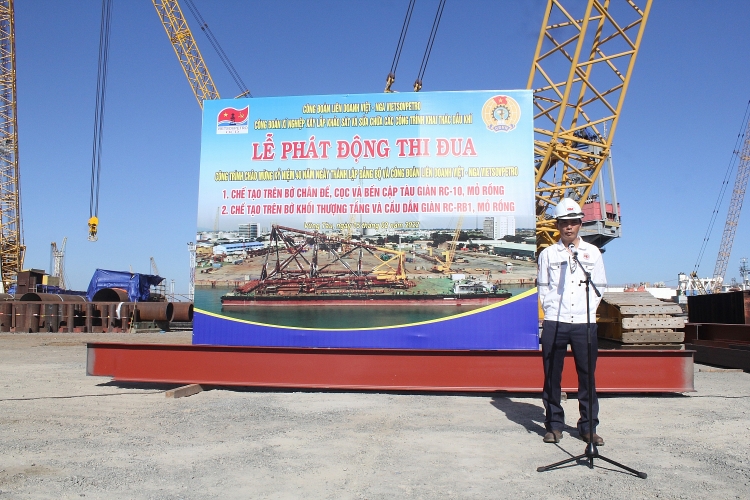 Công đoàn Xí nghiệp Xây lắp Vietsovpetro phát động thi đua hoàn thành các hạng mục công trình giàn RC-10 và RC-RB1