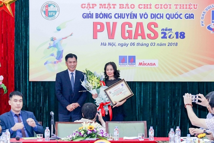 khoi dong giai bong chuyen vo dich quoc gia pv gas 2018