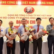 Khẳng định vai trò lãnh đạo của tổ chức Đảng trong sản xuất kinh doanh