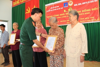 Trao nhà "Nghĩa tình đồng đội" tại Trà Vinh và Bến Tre
