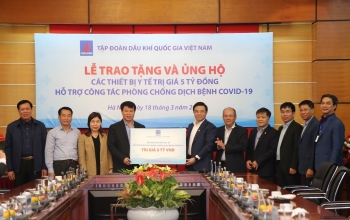 Ngành Dầu khí góp sức cùng tuyến đầu chống dịch
