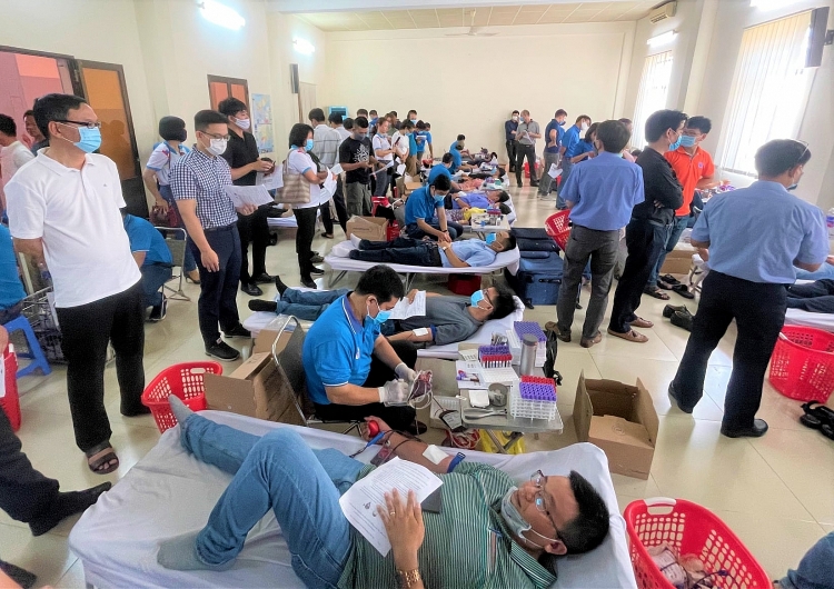Người lao động Vietsovpetro tích cực tham gia hiến máu nhân đạo Người lao động Vietsovpetro tích cực tham gia hiến máu nhân đạo