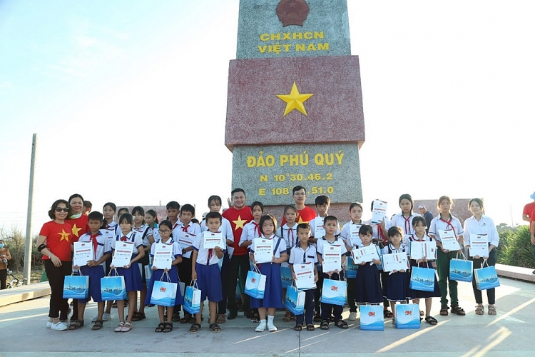 Vietsovpetro: Hành trình “Vì biển đảo quê hương năm 2021” Vietsovpetro: Hành trình “Vì biển đảo quê hương năm 2021”
