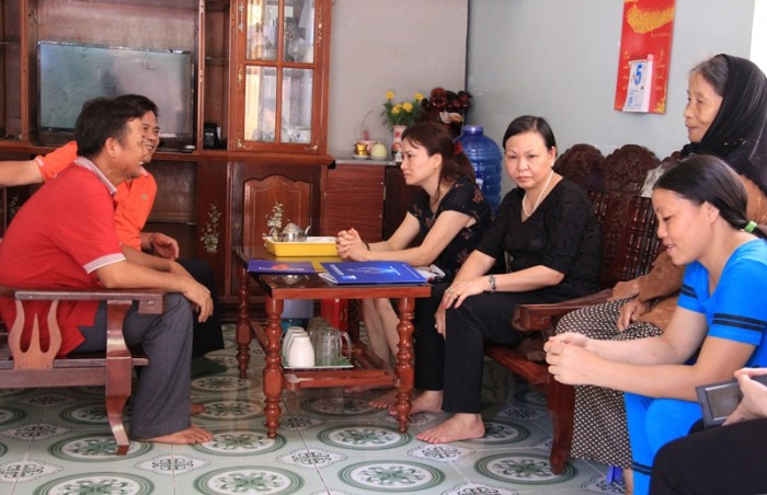 Mang niềm vui đến cho người lao động mang niem vui den cho nguoi lao dong