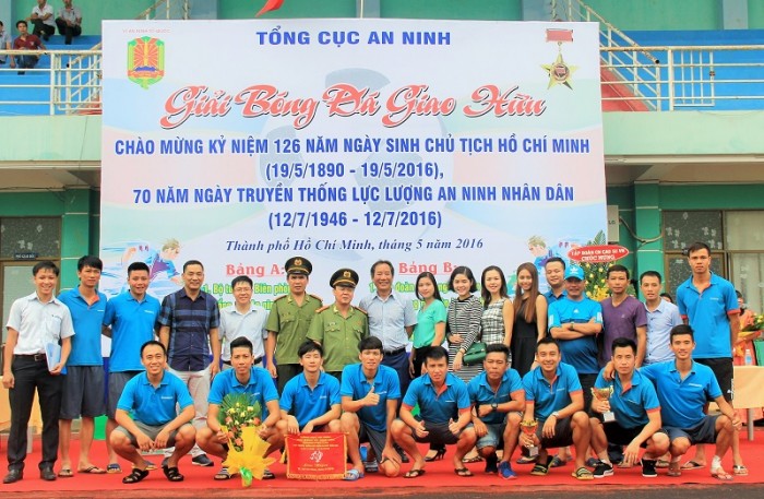 petrosetco tham gia giai bong da cua tong cuc an ninh