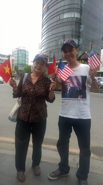 toi muon duoc tan tay trao tang buc tranh den ngai obama