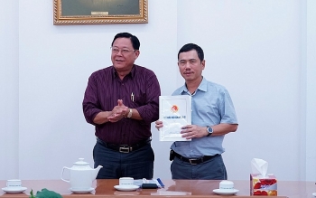 Tỉnh Kiên Giang chính thức trao Giấy chứng nhận đầu tư cho SW POC
