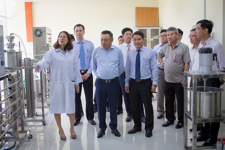 nang cao nang luc lanh dao thuc hien tu chu khang dinh thuong hieu