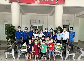 Xí nghiệp Cơ điện Vietsovpetro tổ chức chương trình “Vòng tay yêu thương”