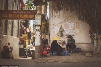 Phố cổ Hà Nội "quen mà lạ" dưới góc máy của Mate Valtr