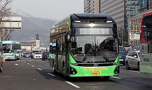 tin tuc kinh te ngay 76 sap dua vao van hanh hon 30 nha may dien mat troi
