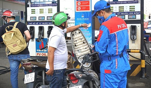 tin tuc kinh te ngay 176 xang giam xuong duoi 20000 donglit