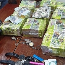 bat 3 doi tuong van chuyen hon 10 kg ma tuy
