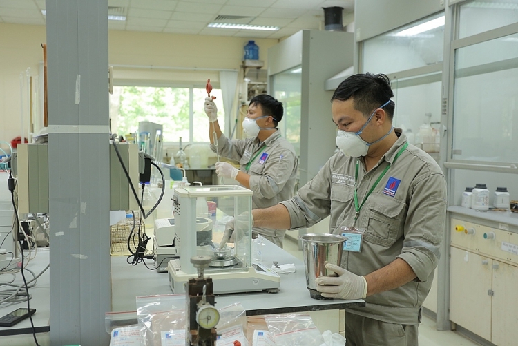cong tac tuyen giao truyen thong cua pvn tao su thong that dong thuan vuot kho