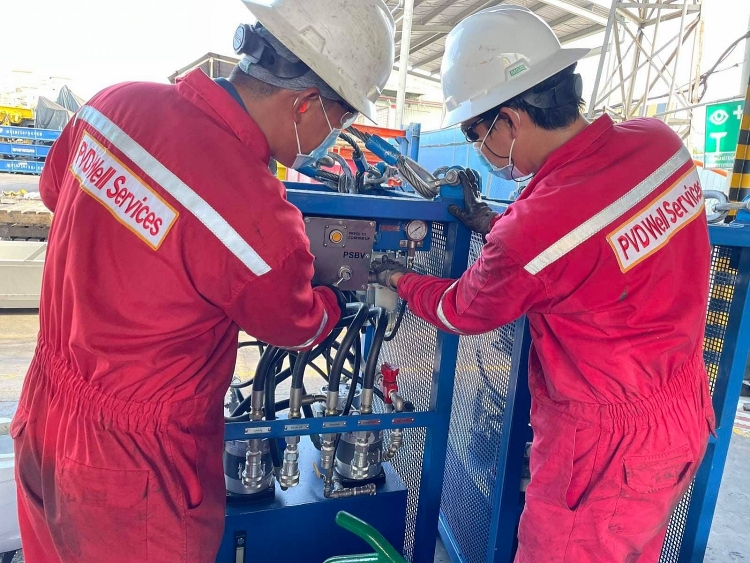 Công đoàn PV Drilling động viên người lao động đang thực hiện 