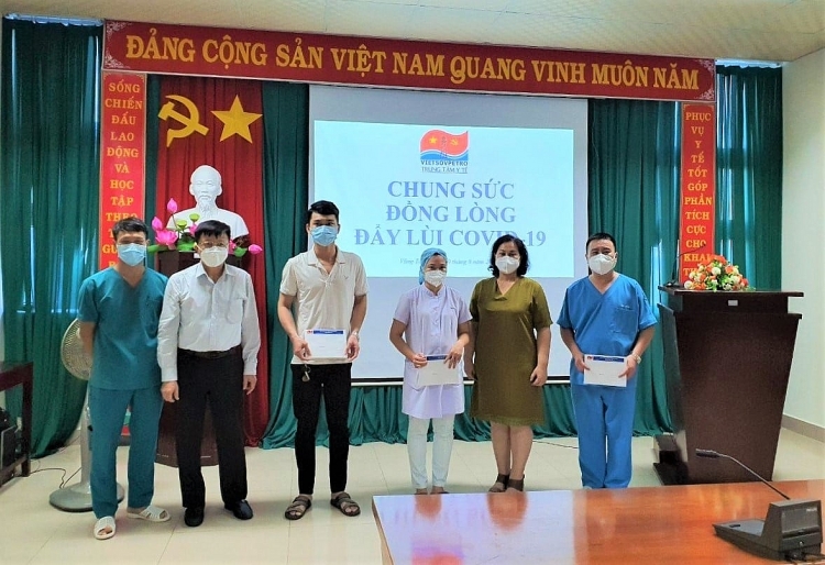 Công đoàn Vietsovpetro hỗ trợ cán bộ nhân viên tuyến đầu chống dịch