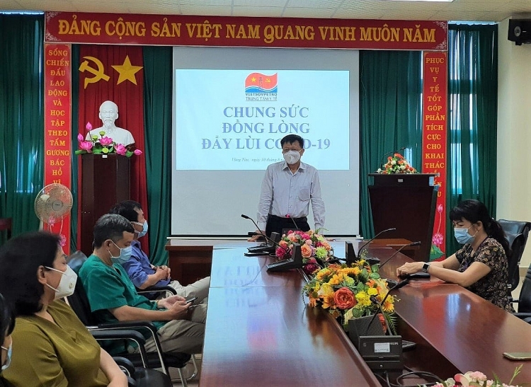 Công đoàn Vietsovpetro hỗ trợ cán bộ nhân viên tuyến đầu chống dịch