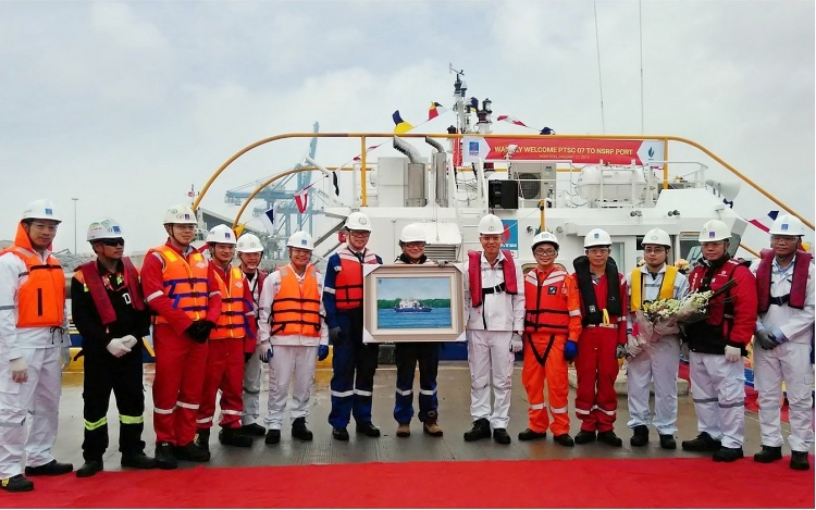 Dấu mốc 100 chuyến tàu VLCC cập phao rót dầu không bến Nhà máy Lọc hóa dầu Nghi Sơn