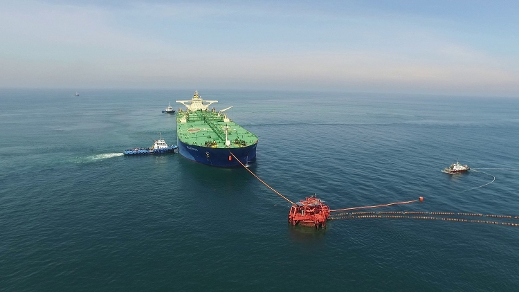 Dấu mốc 100 chuyến tàu VLCC cập phao rót dầu không bến Nhà máy Lọc hóa dầu Nghi Sơn