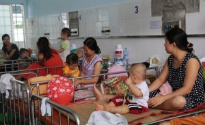 Dịch tay chân miệng bùng phát tại TP HCM