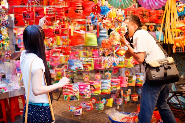 Tết Trung Thu dạo phố lồng đèn Lương Nhữ Học tet trung thu dao pho long den luong nhu hoc