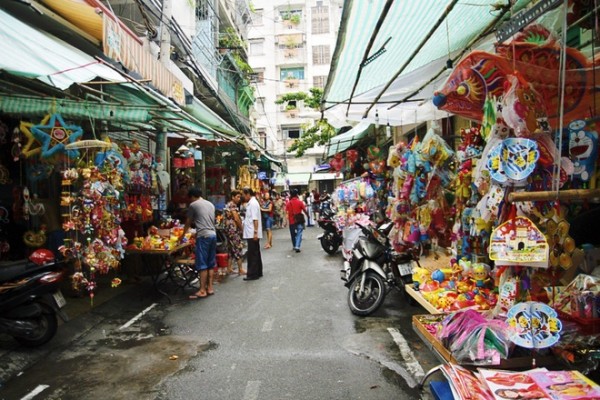 Tết Trung Thu dạo phố lồng đèn Lương Nhữ Học tet trung thu dao pho long den luong nhu hoc