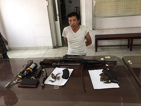 tp hcm bat doi tuong mua ban sung dan tang tru ma tuy trai phep