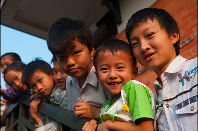 tim kiem nguoi do dau cho hon 3000 tre em tai lang sos