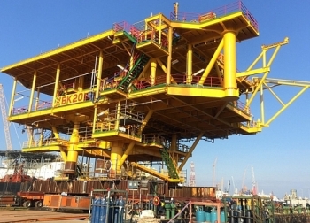 Vietsovpetro hạ thủy thành công Khối thượng tầng giàn BK-20