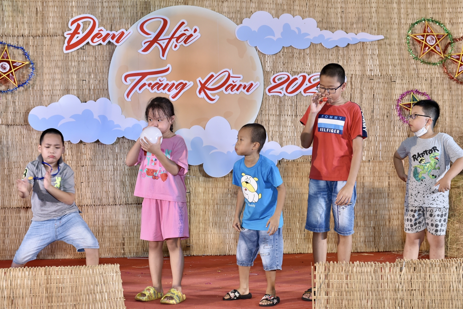Đêm hội trăng rằm Vietsovpetro: “Kết nối yêu thương