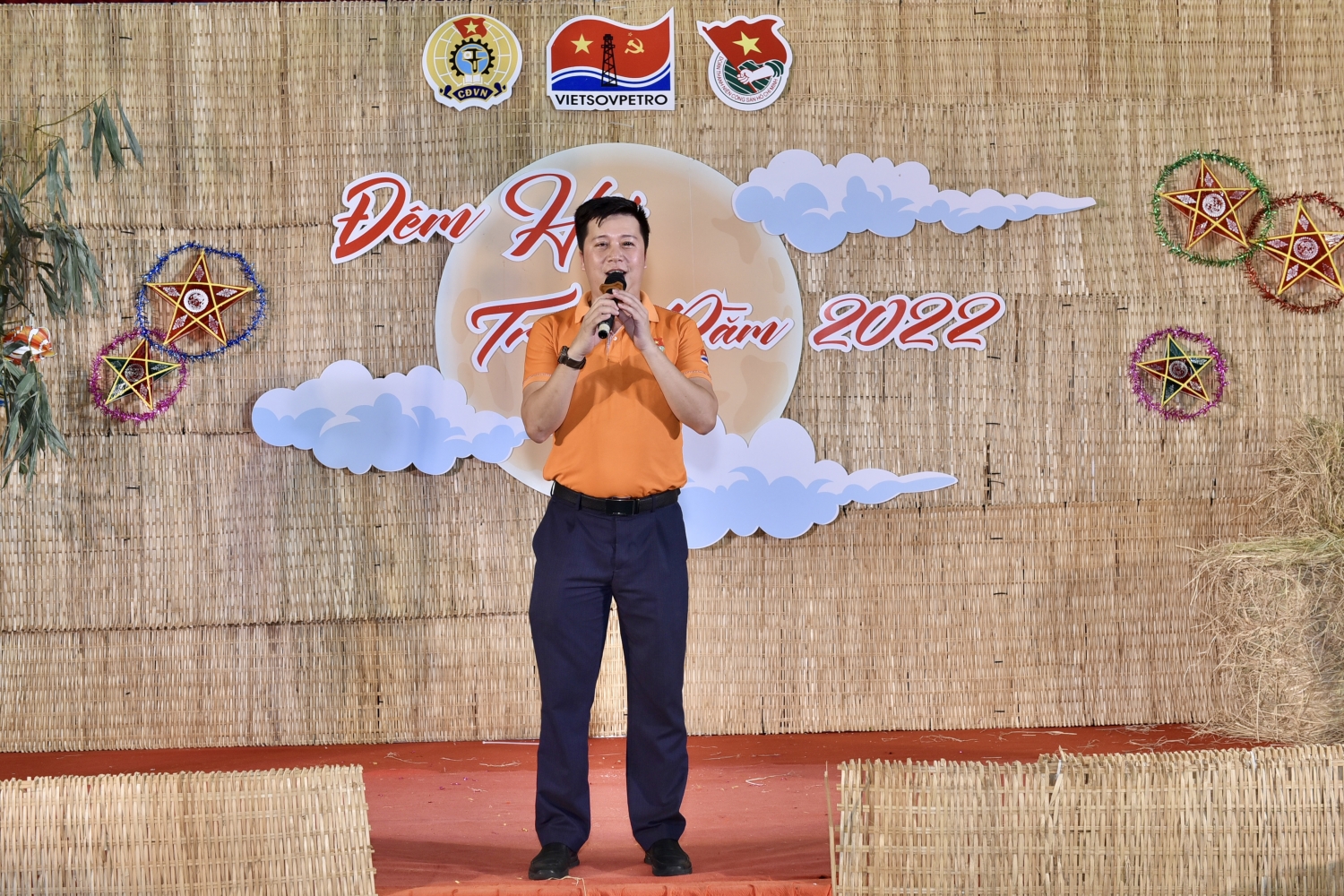 Đêm hội trăng rằm Vietsovpetro: “Kết nối yêu thương Đêm hội trăng rằm Vietsovpetro: “Kết nối yêu thương