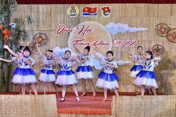 Đêm hội trăng rằm Vietsovpetro: “Kết nối yêu thương"