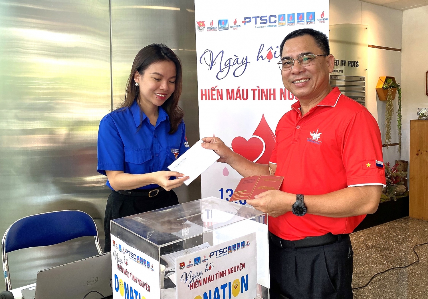 Ngày hội hiến máu tình nguyện 2022 – “Một giọt máu cho đi, một cuộc đời ở lại” Ngày hội hiến máu tình nguyện 2022 – “Một giọt máu cho đi, một cuộc đời ở lại”