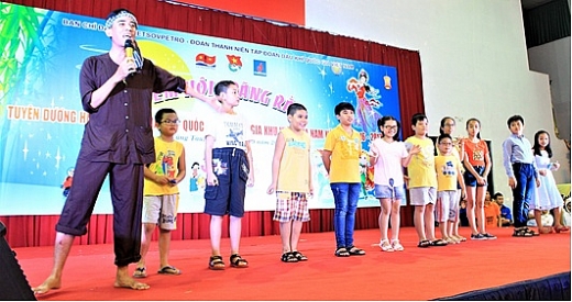 Tuyên dương học sinh giỏi đạt giải các cấp khu vực miền Nam tuyen duong hoc sinh gioi dat giai cac cap khu vuc mien nam