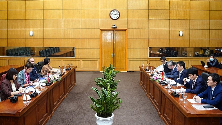 Bộ trưởng Bộ Công Thương Nguyễn Hồng Diên tiếp và làm việc với Đại sứ Na Uy tại Việt Nam Grete Lochen