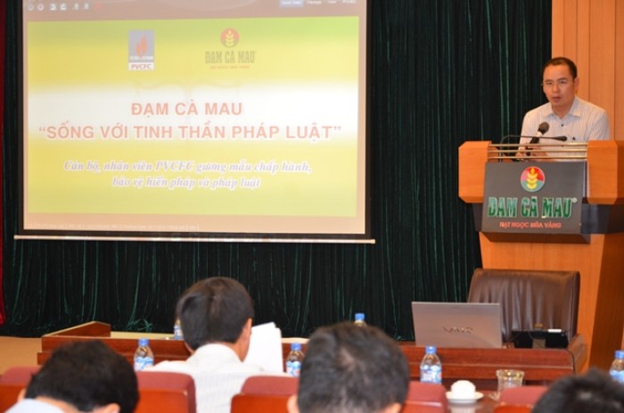 dam ca mau song voi tinh than phap luat