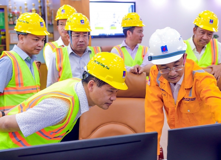 doan cong tac van phong trung uong dang den tham va lam viec tai pv gas