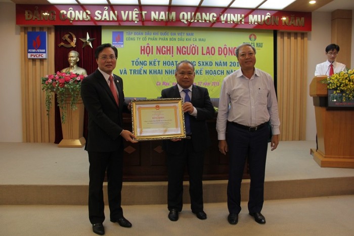 pvcfc hoan thanh xuat sac nhiem vu sxkd 2015