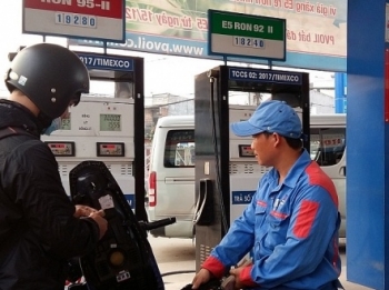 Chính thức bán xăng E5 RON 92 thay thế hoàn toàn RON 92