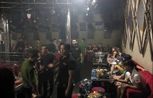 canh sat dot kich quan bar o sai gon luc rang sang